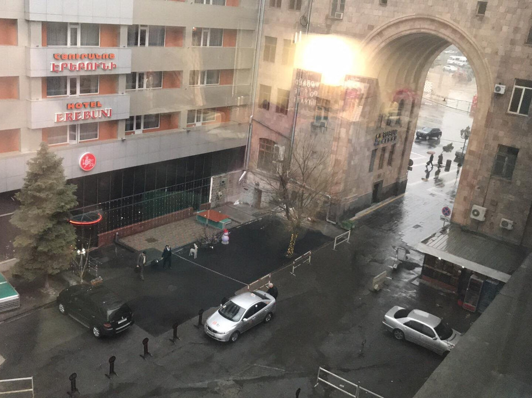 Yerevan Place Hotel主图