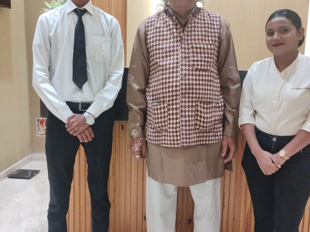 Treebo Tryst Golden Bliss Trimurti Nagar Square主图