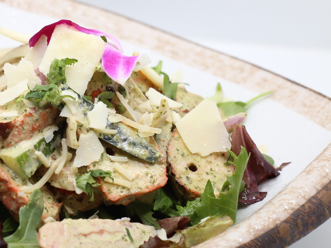 Delhi To Kathmandu, Restaurant & Bar