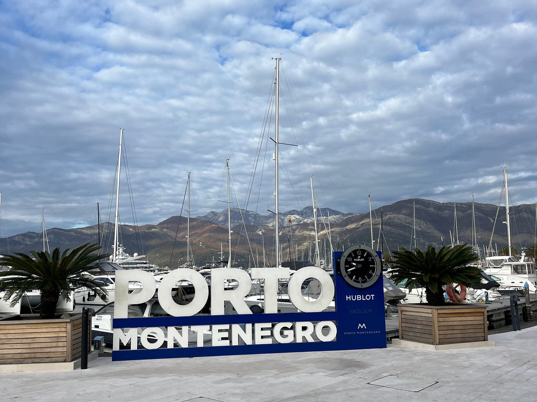 Taxi from Podgorica Airport-波德戈里察必去景点