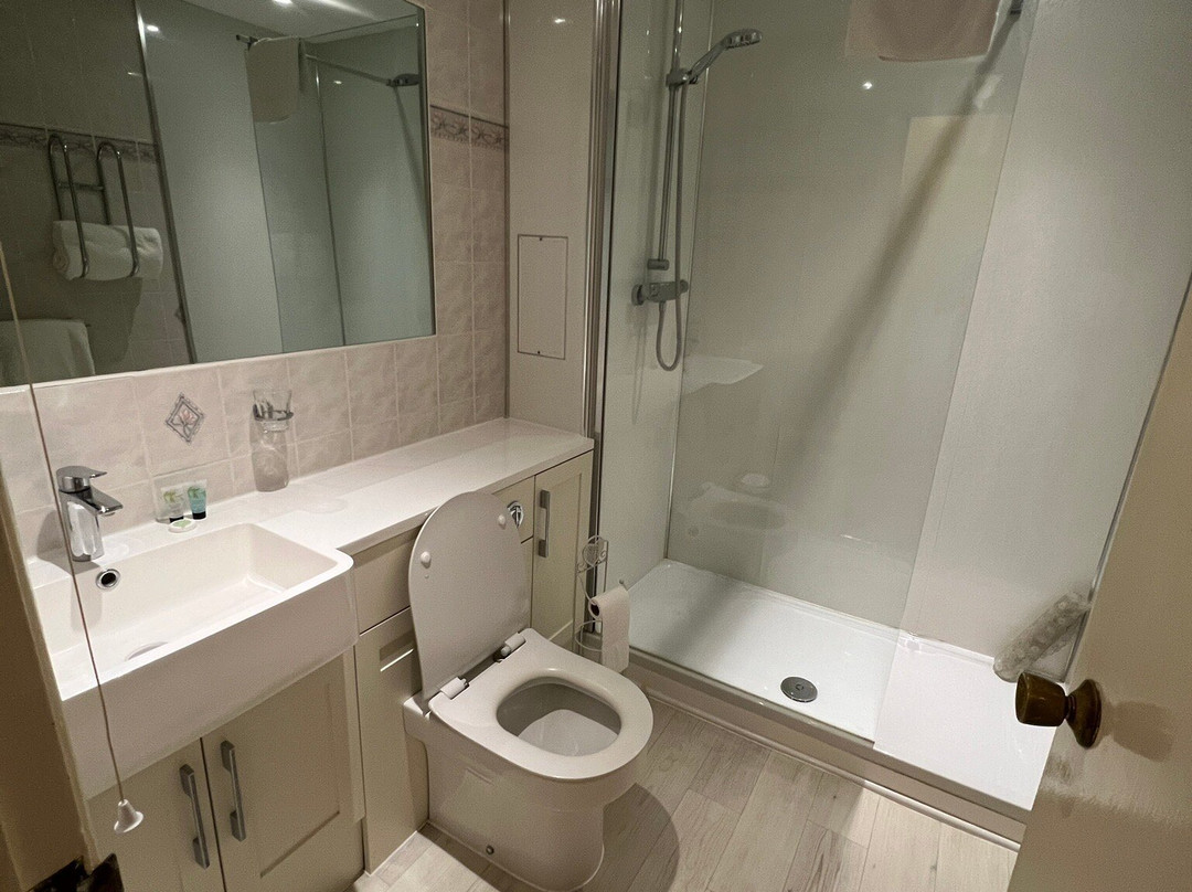 The Crown House Hotel主图