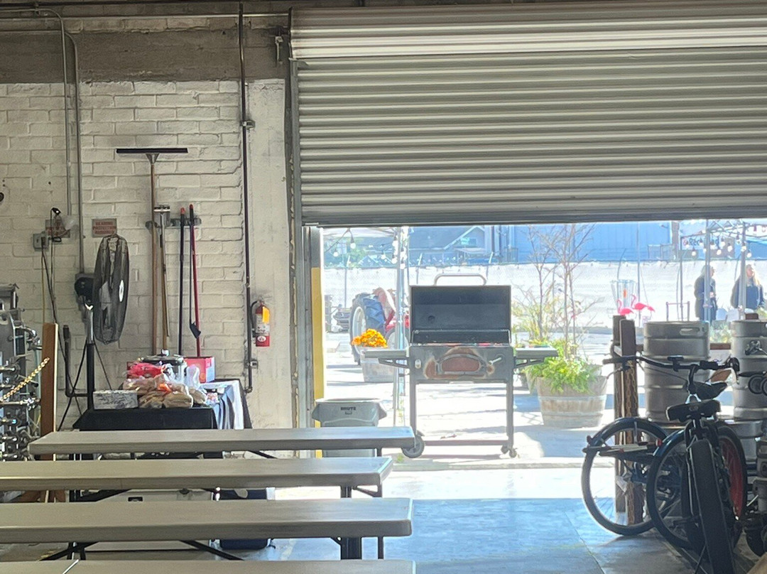 Contentment Brewing Company景点图片