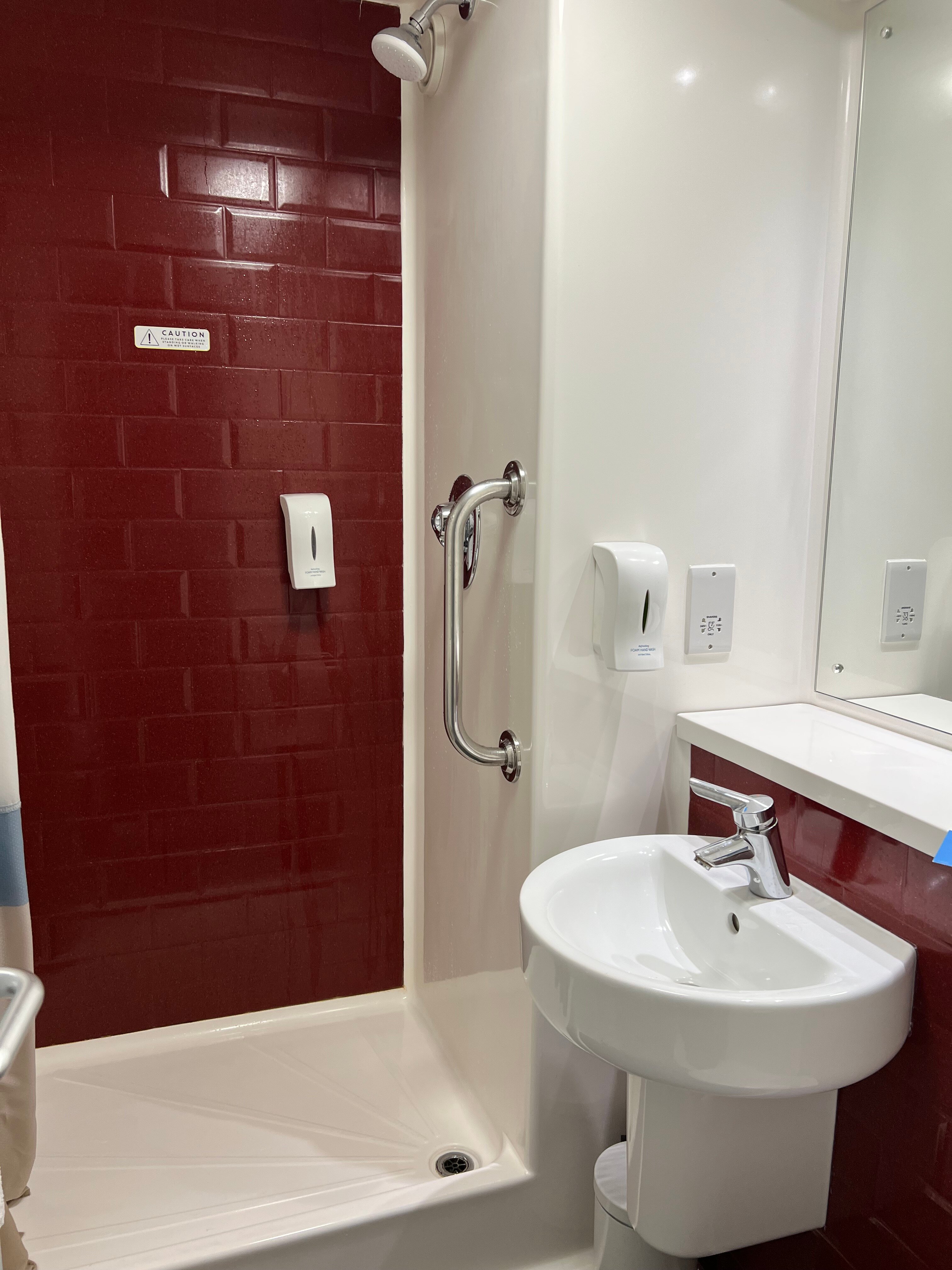 Travelodge London Stratford-浴室