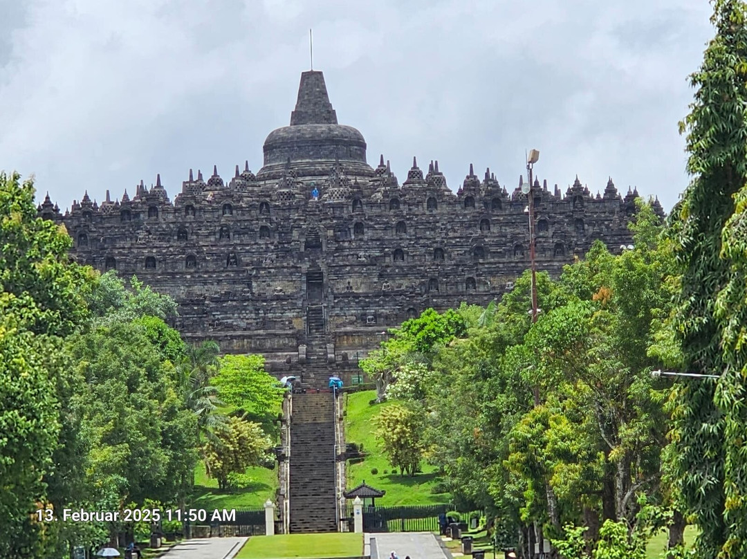 FOREIGN TOURIST INFORMATION CENTER