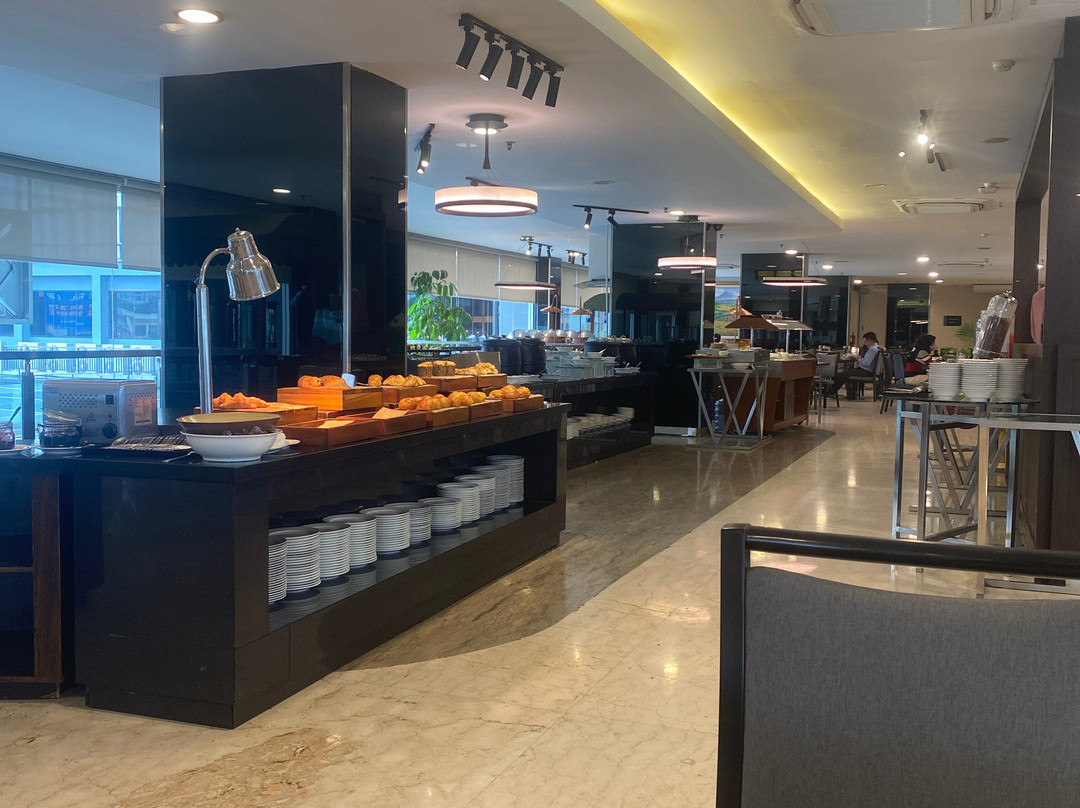 Aston Imperial Bekasi Hotel & Conference Center主图