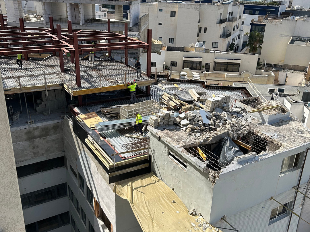 布雷鲁纳温泉酒店主图