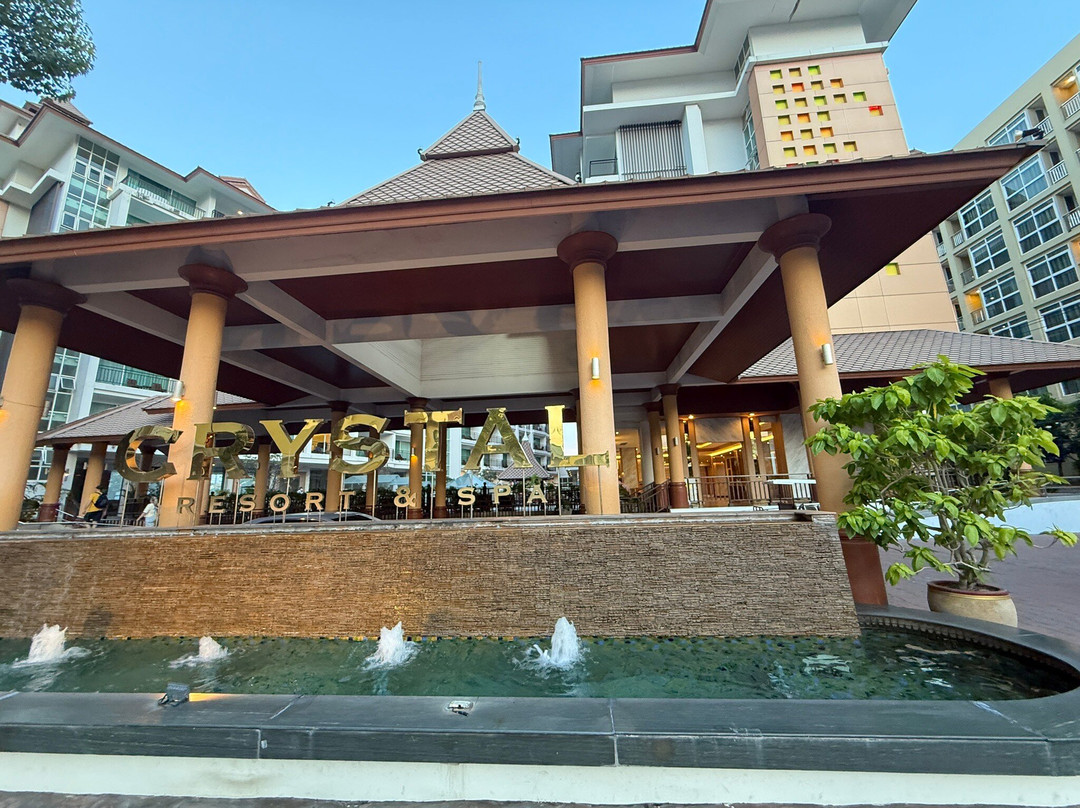 水晶宫酒店主图