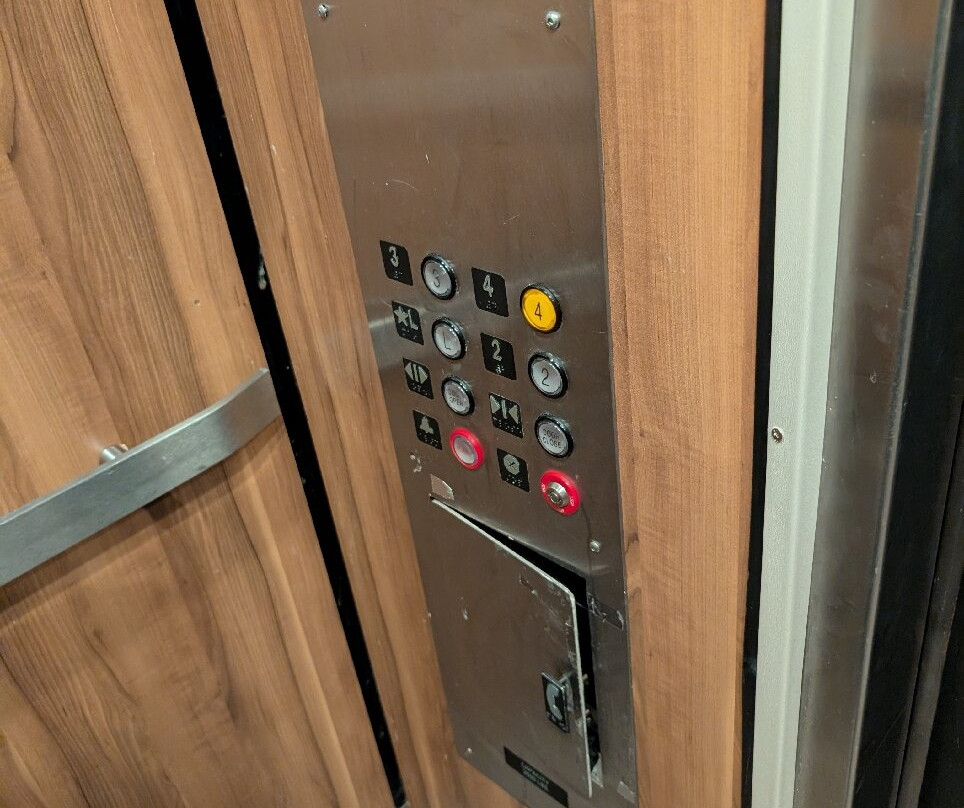 芝加哥麋鹿林村假日酒店主图