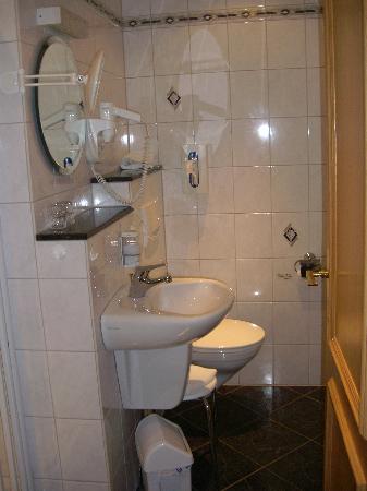 Gastehaus Franziskus-Hof-浴室