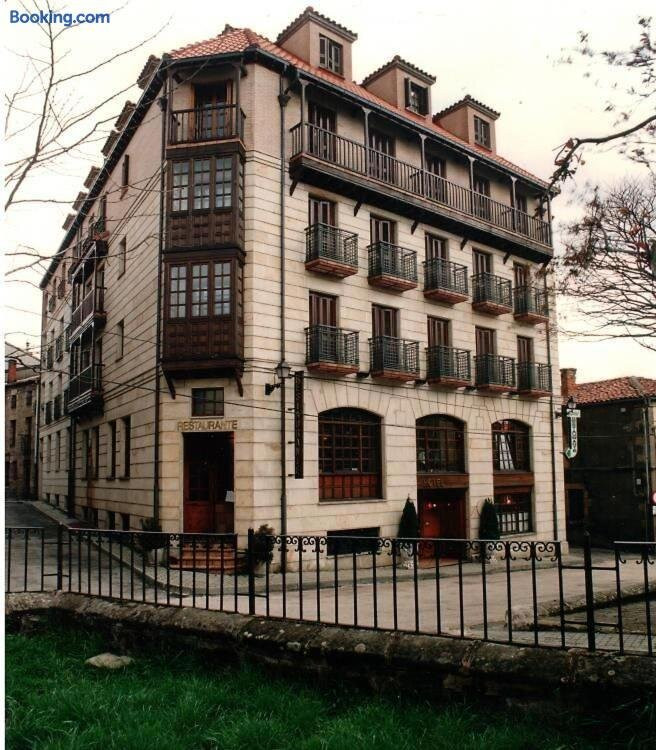 Hotel Covaleda Soria