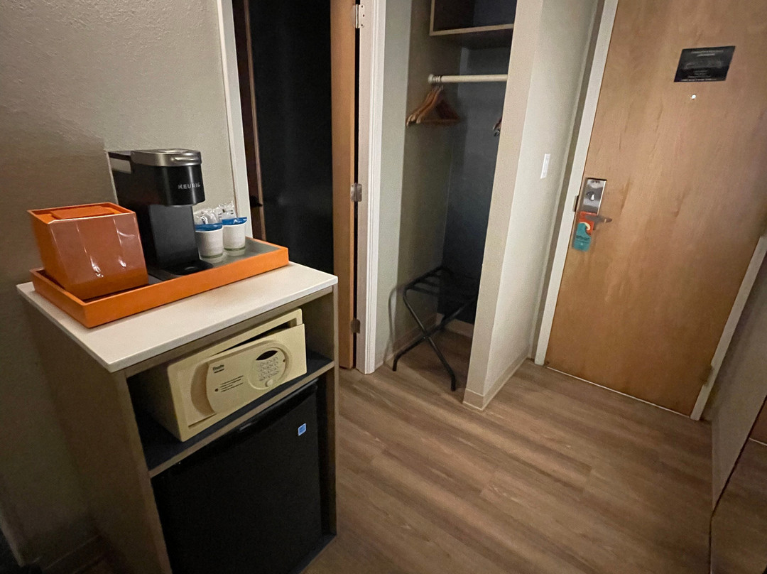 考爱岛海岸水上酒店主图