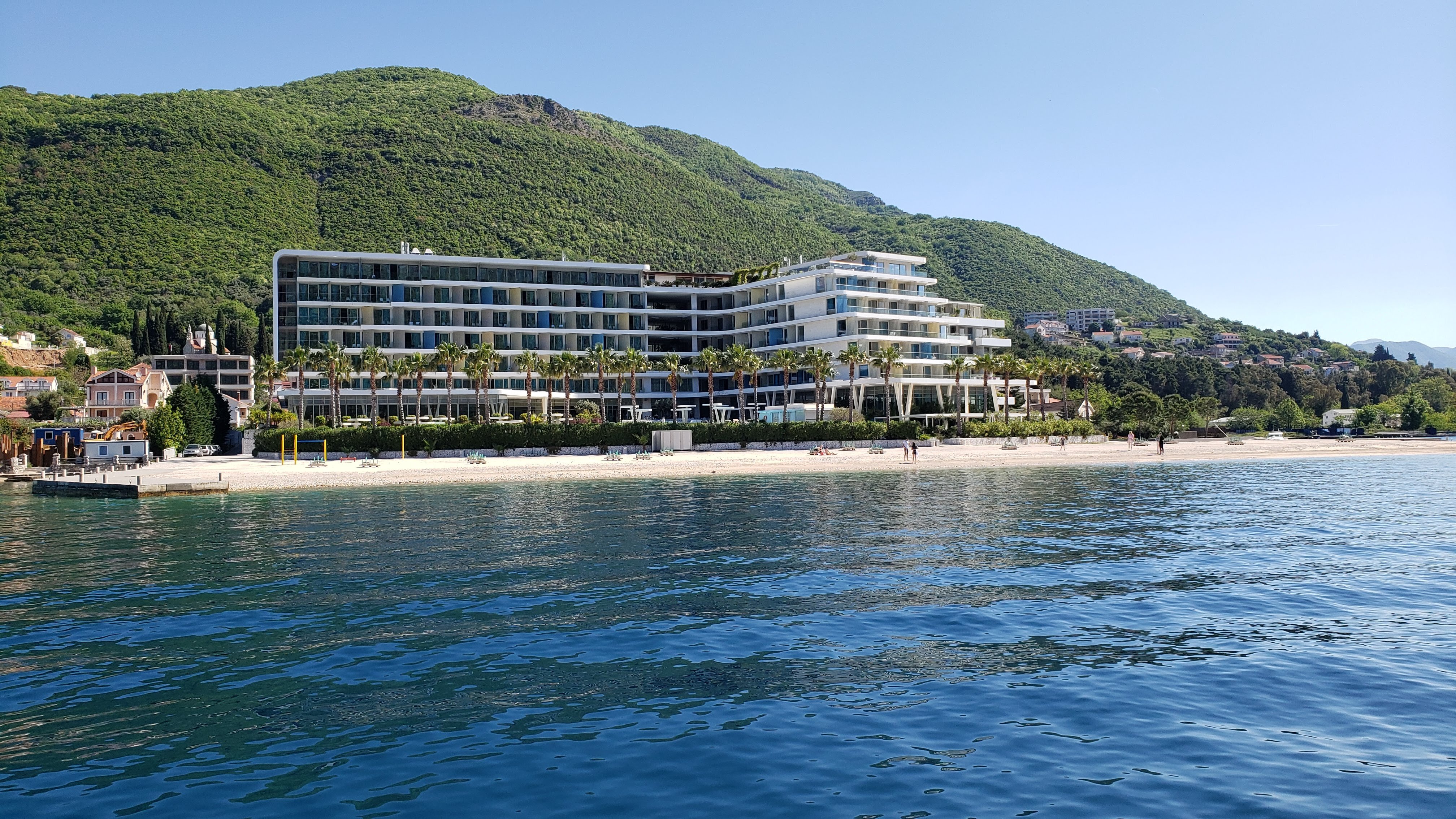 Carine Hotel Kumbor-浴室