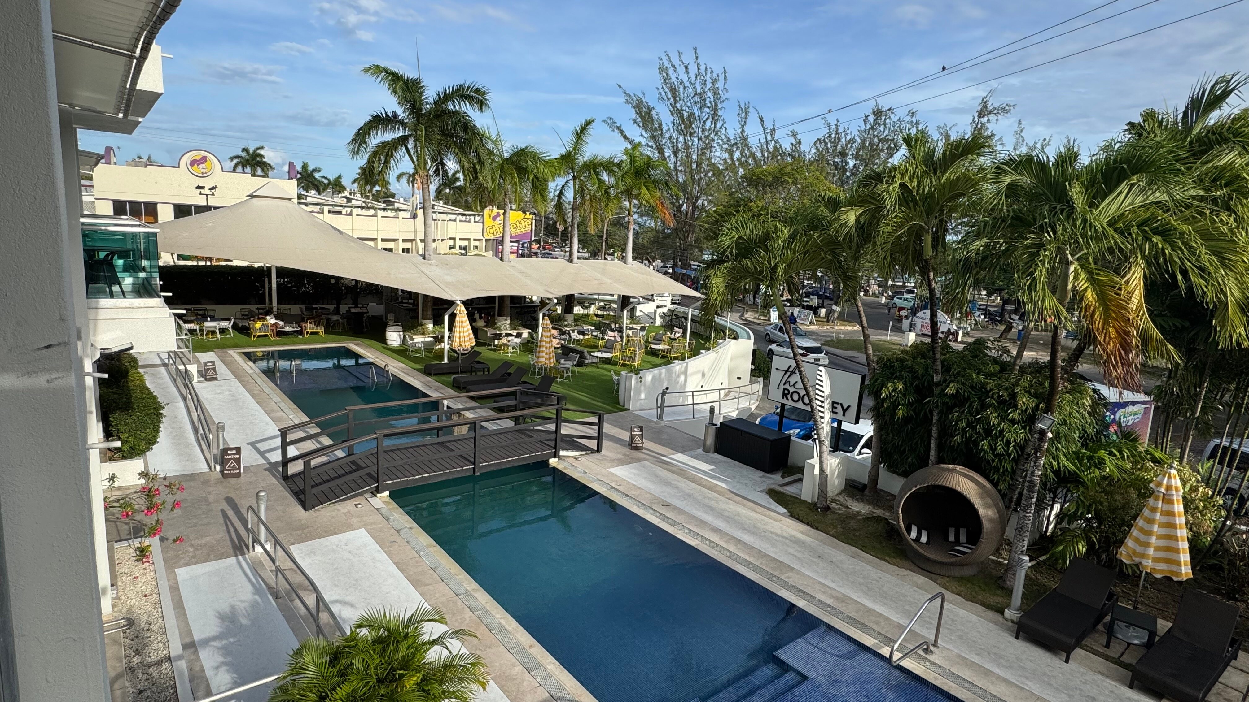 The Rockley By Ocean Hotels-泳池