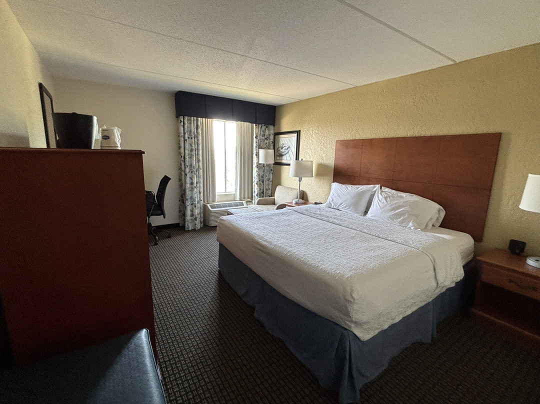 莫尔黑德城希尔顿恒庭酒店主图