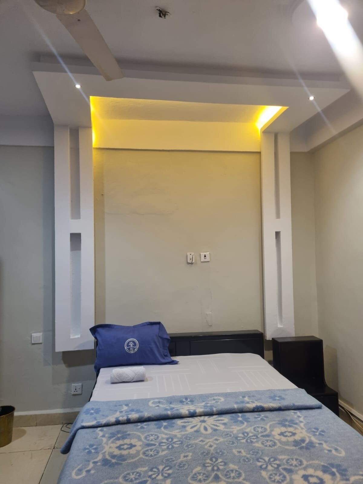 Glamossay Hotel-官方
