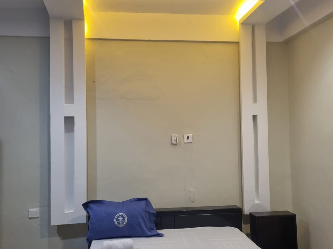 Glamossay Hotel主图