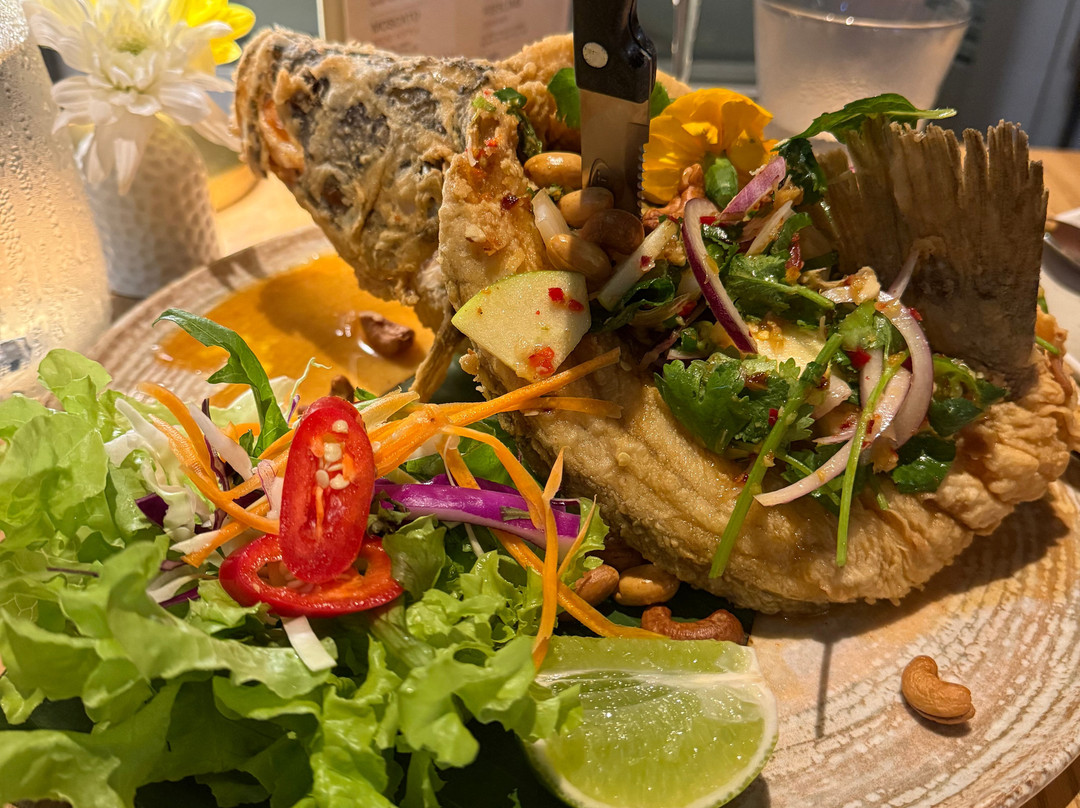 Tide Bar And Kitchen