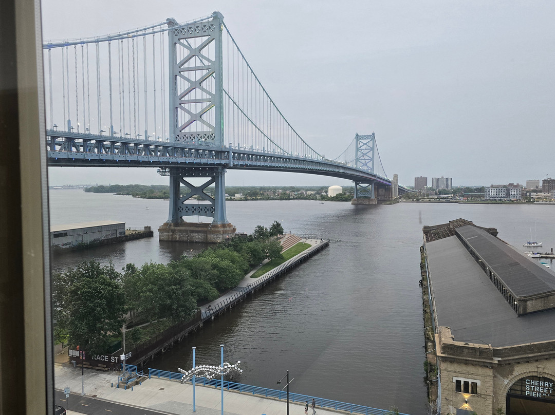 费城中心河滨区智选假日酒店主图