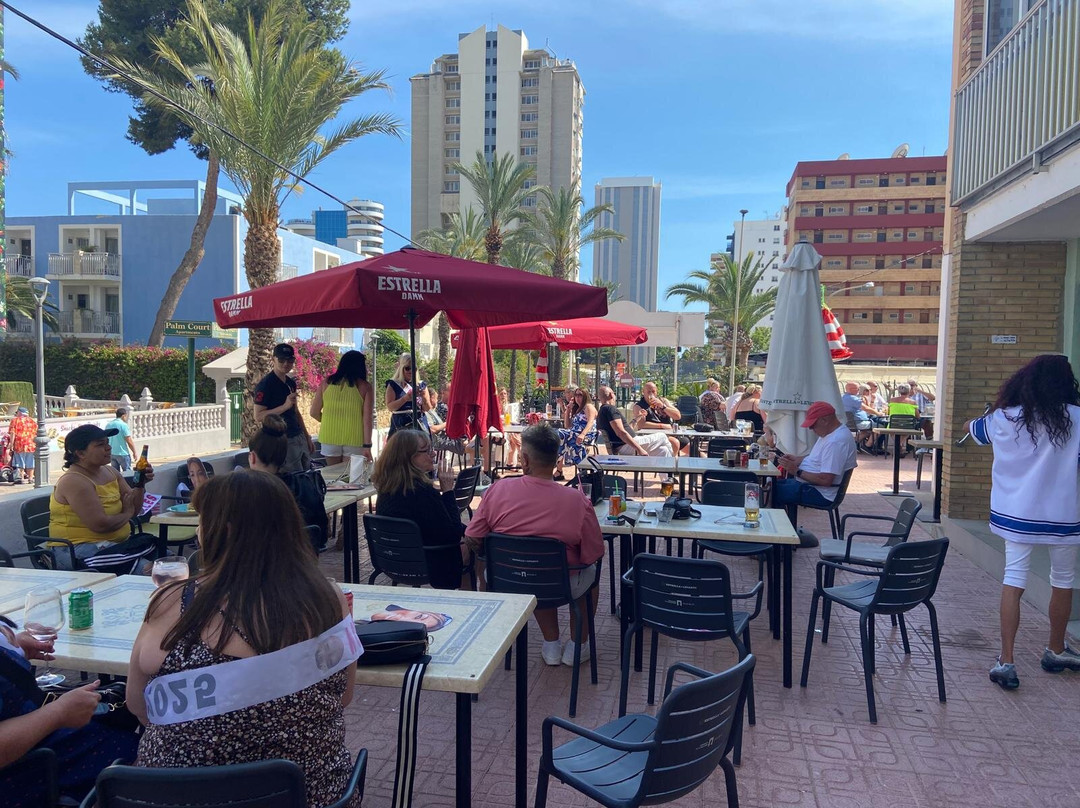 Louie's Bar & Lounge