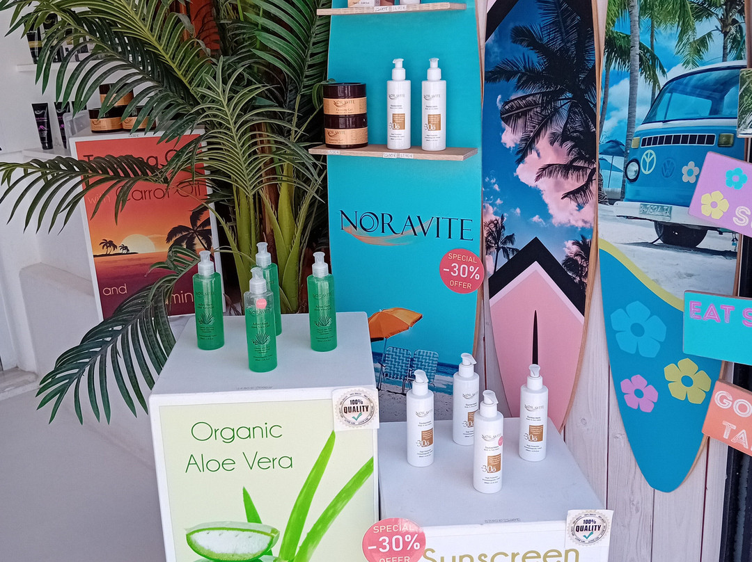 Noravite-卡马里必去景点