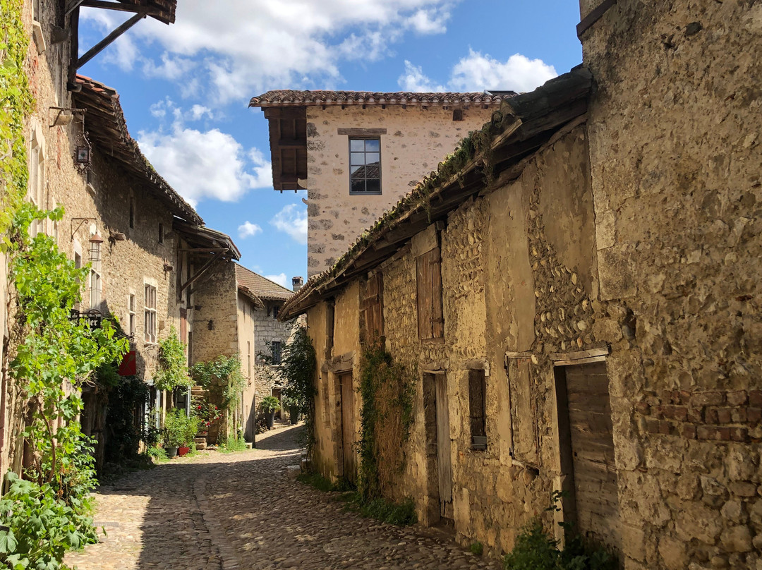 Cité Médiévale De Pérouges-贝胡吉必去景点