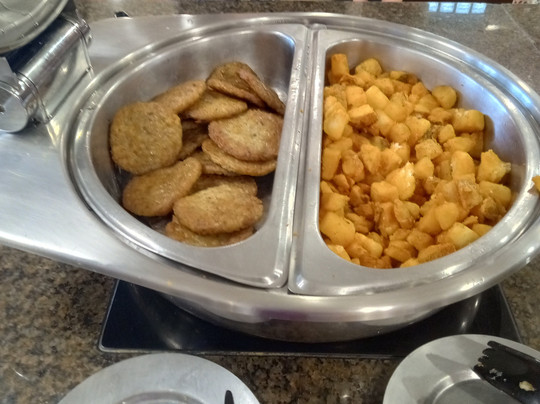 Drury Inn & Suites St. Louis St. Peters主图