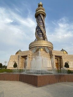 Stele with the Emblem of Tajikistan-杜尚别必去景点