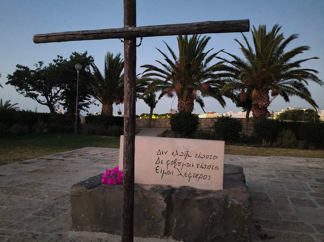 Venetian Walls and Tomb of Nikos Kazantzakis-伊拉克利翁必去景点