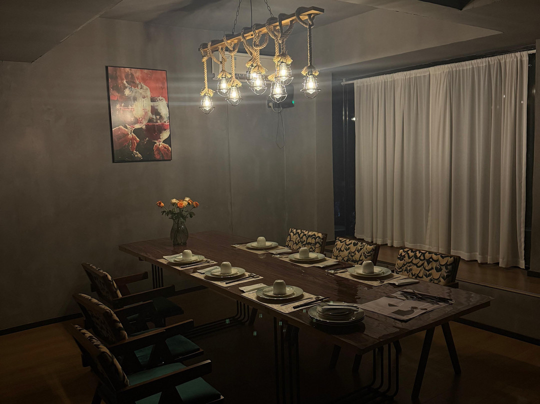 Puku Restaurant & Wine