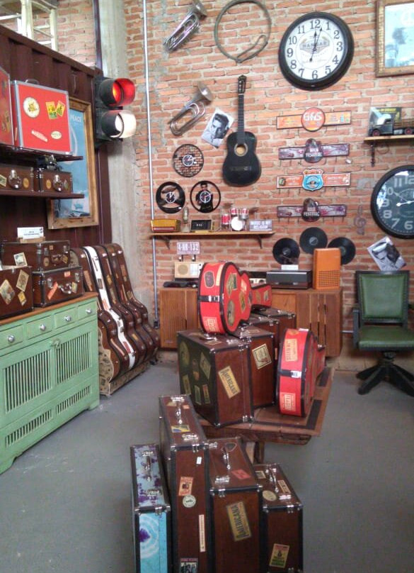 Garage Sale-Pedreira必去景点