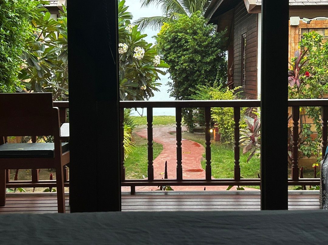 平昌海滩度假酒店主图