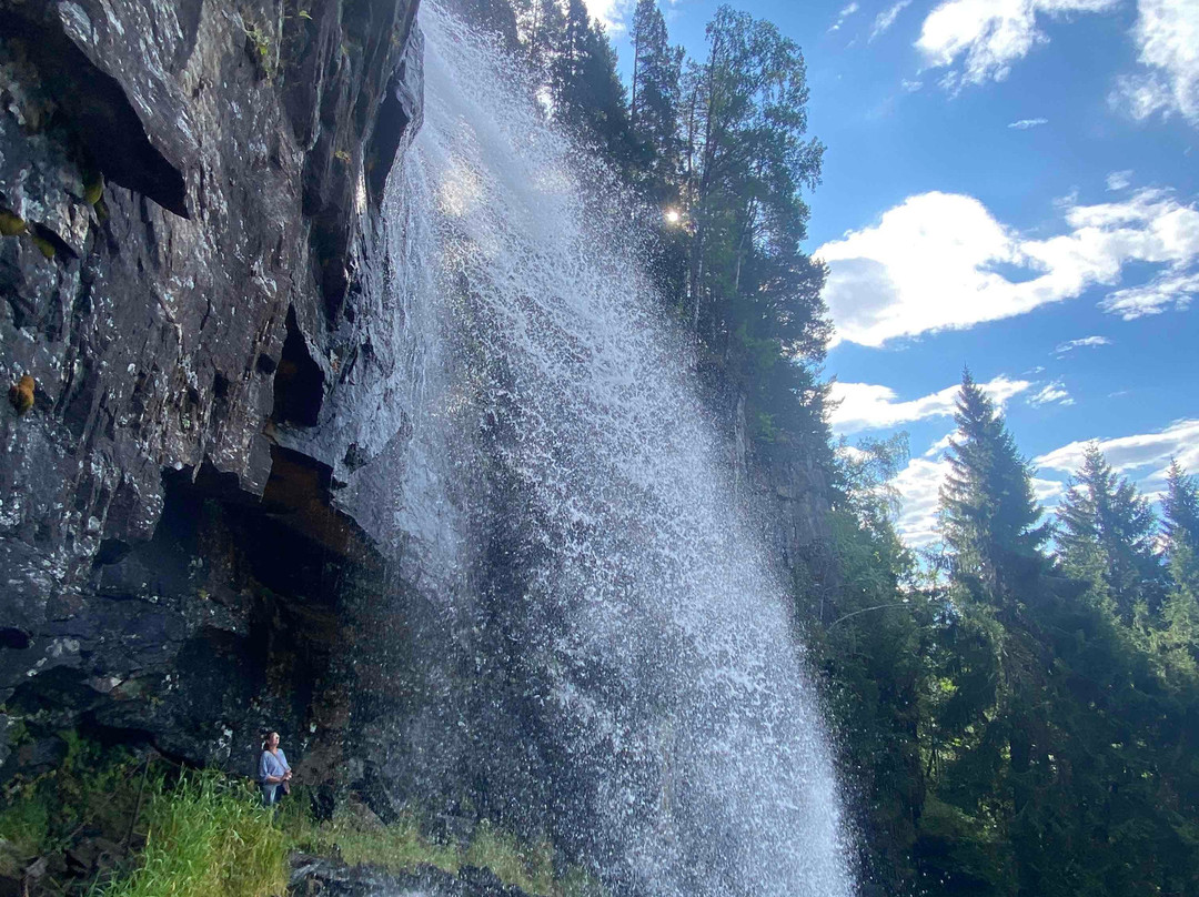 Tvinnefossen Waterfall-Stryn必去景点
