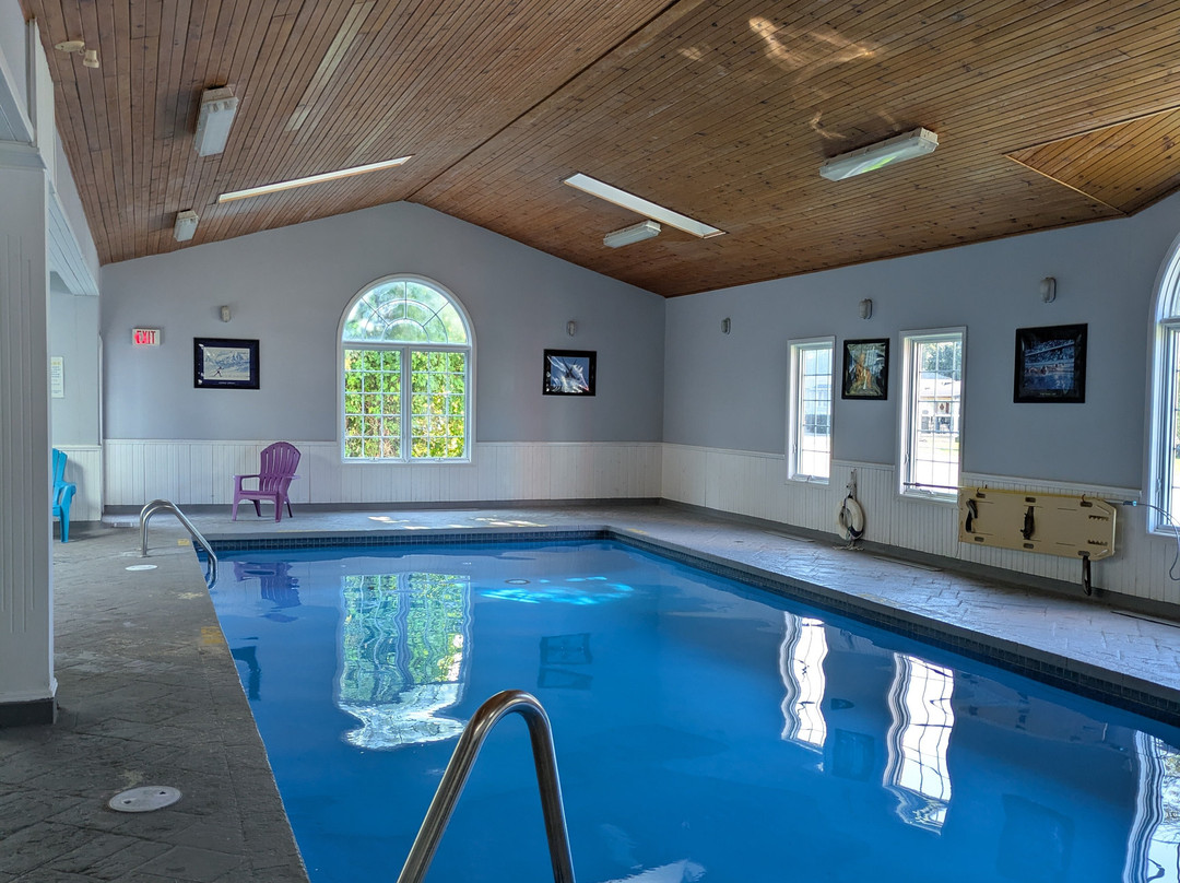 Cedar Lodge Motel主图