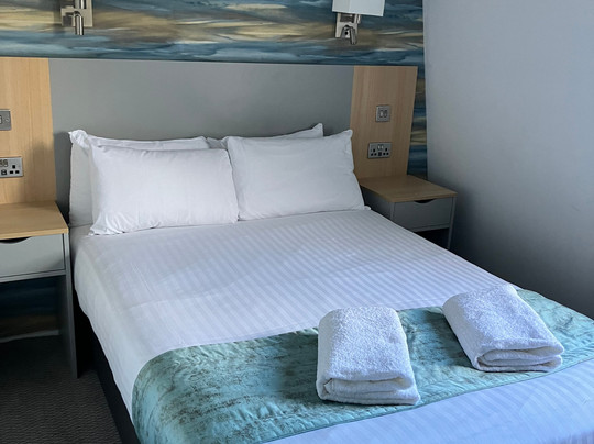 牛津喀里多尼亚酒店主图