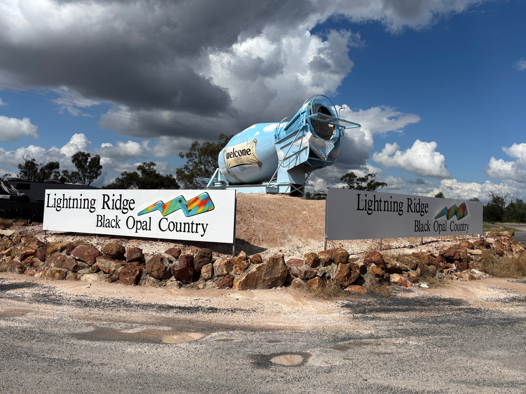 Chambers of The Black Hand-Lightning Ridge必去景点