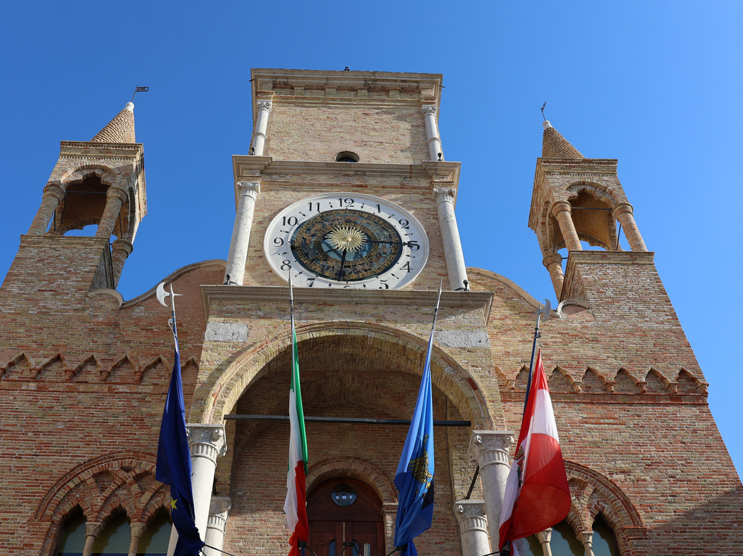 Palazzo del Comune (Municipio)-波代诺内必去景点