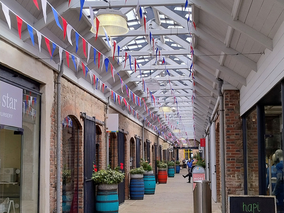 Liberty Wharf Shopping Centre-St. Helier必去景点