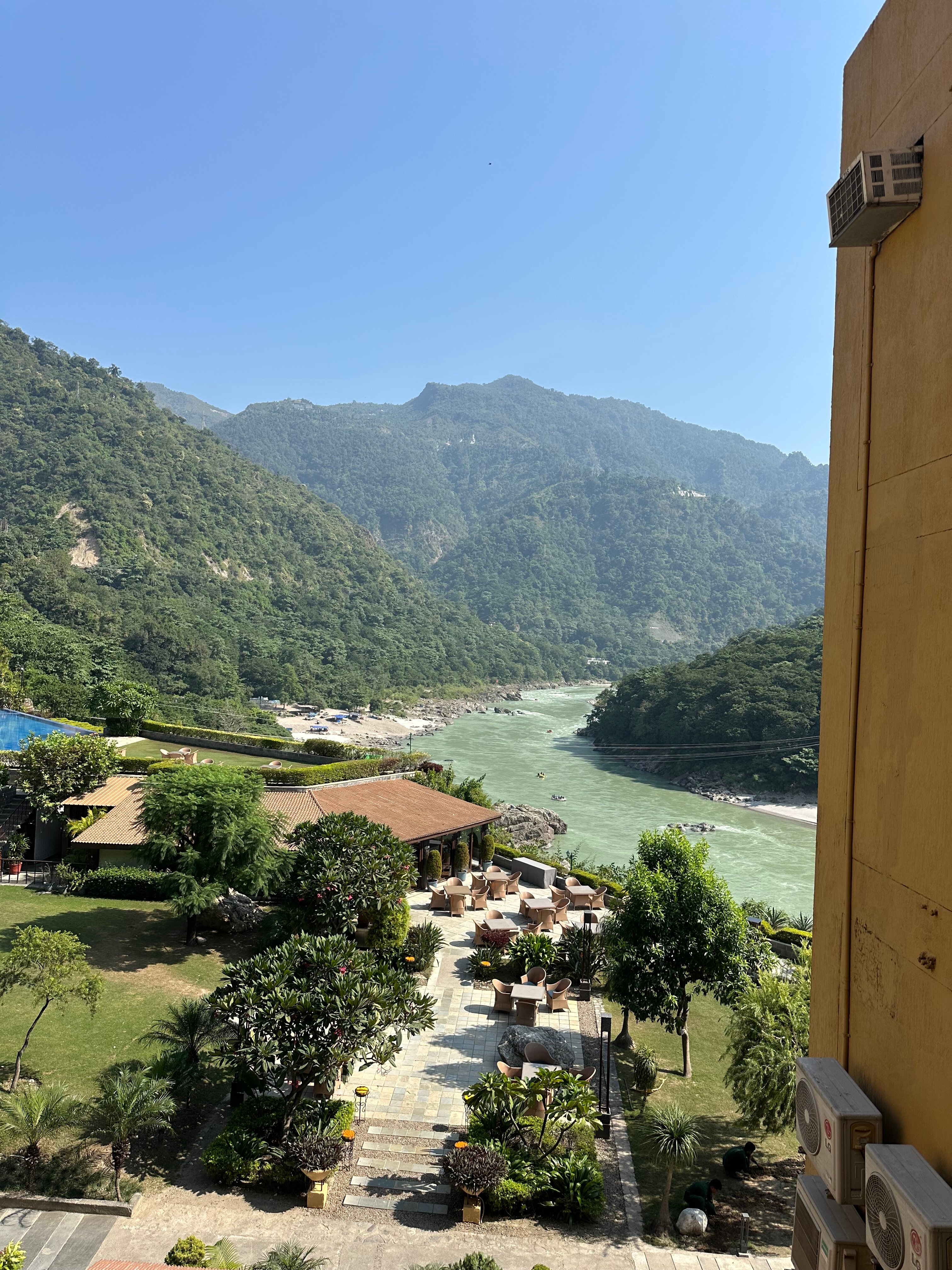 Aloha On The Ganges-官方