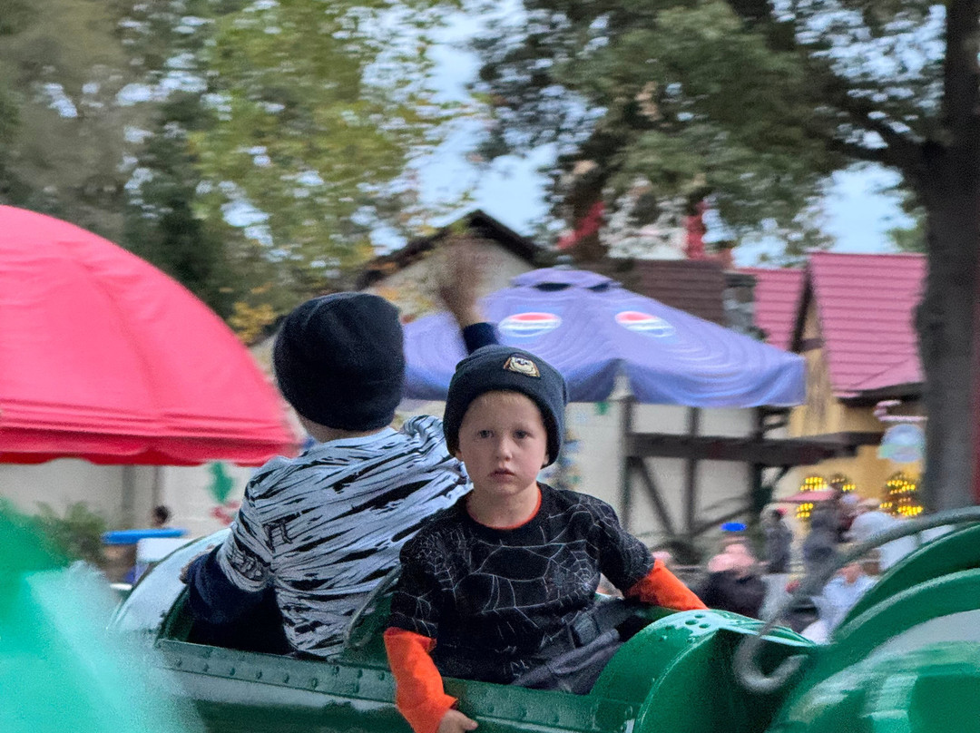 假日世界飞溅水道探险主题乐园-圣克劳斯必去景点