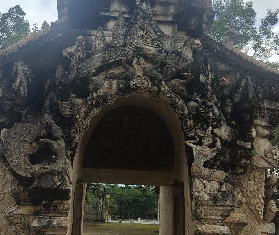 Wat Lai Hin Luang-阁卡必去景点