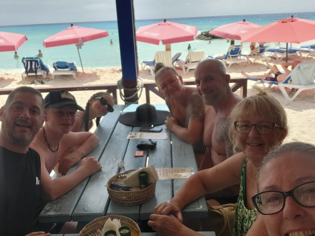 Southern Surf Beach Apartments主图