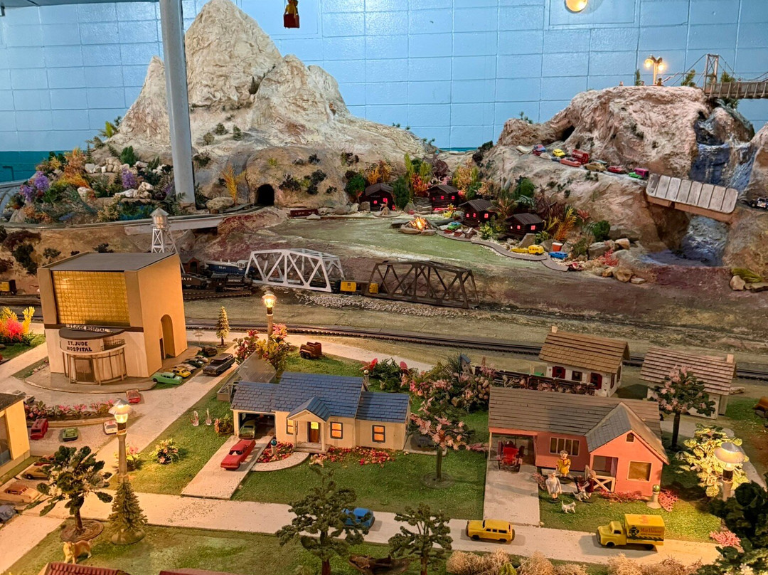 Tiny Town-温泉城必去景点