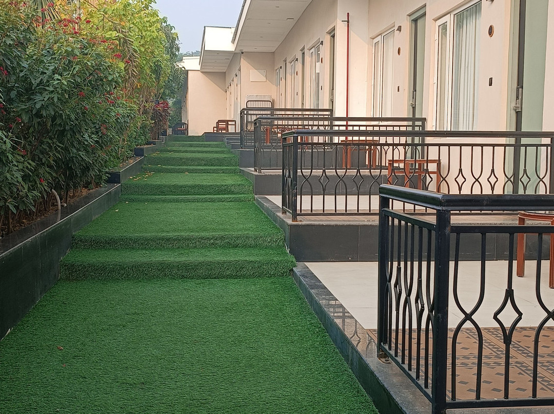 Status Club & Resort主图