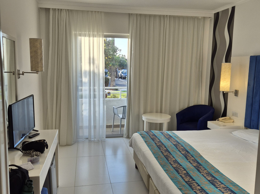 Dome Beach Hotel And Resort主图