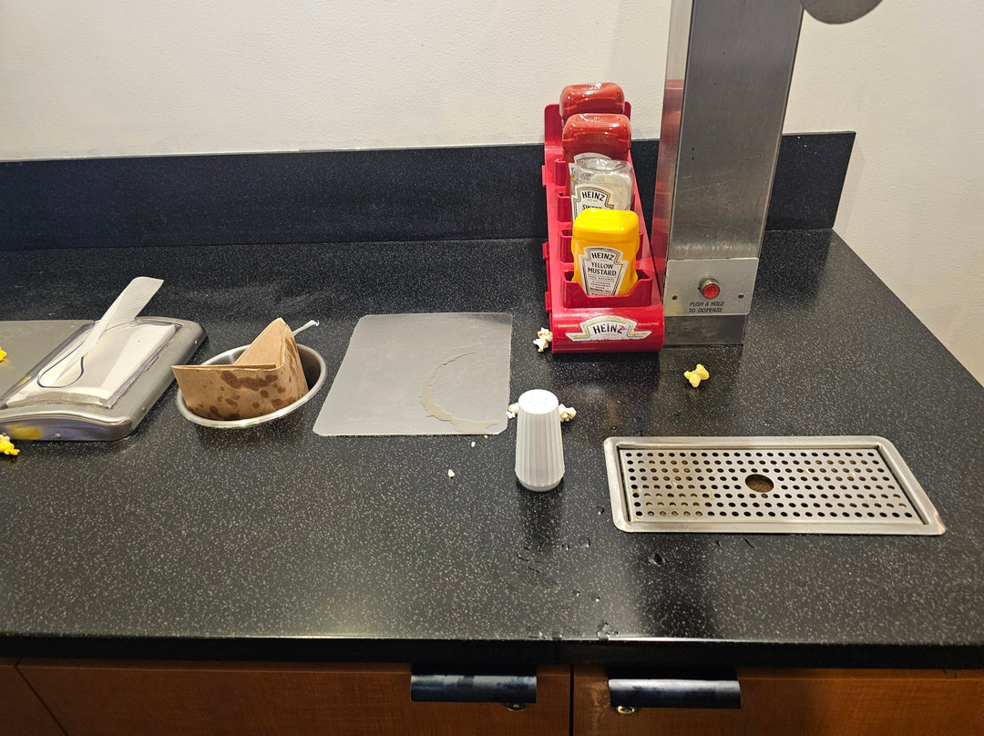 AMC Voorhees 16-Voorhees必去景点