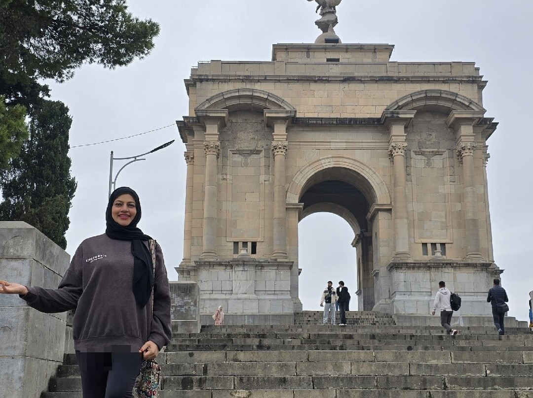 Monument Aux Morts-君士坦丁必去景点