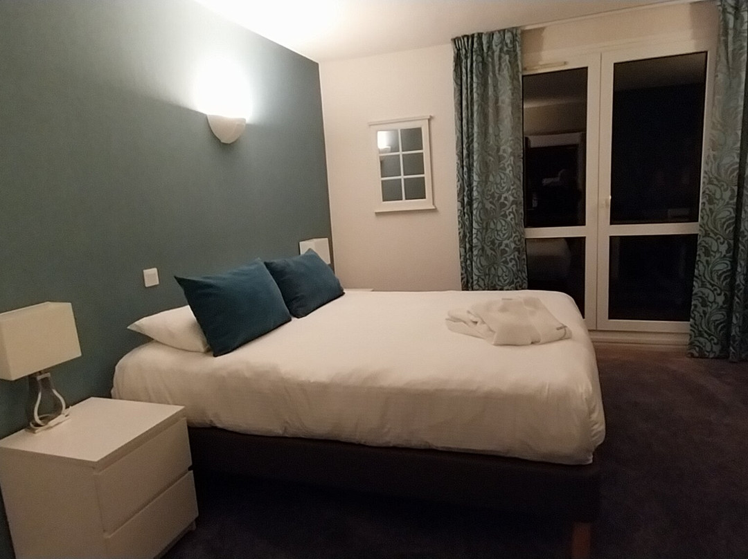 海蓝宝石酒店主图