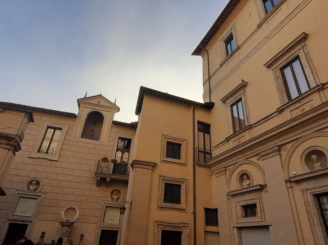 Palazzo Vecchiarelli-列蒂必去景点