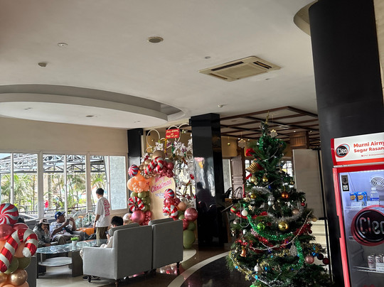 索拉斯玛琅酒店主图