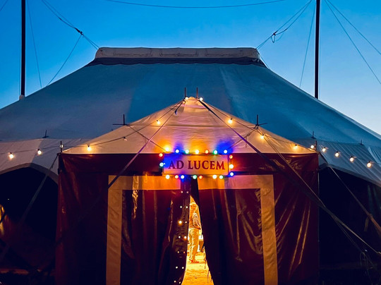 Ardevac, École de Cirque Équestre-Loix必去景点